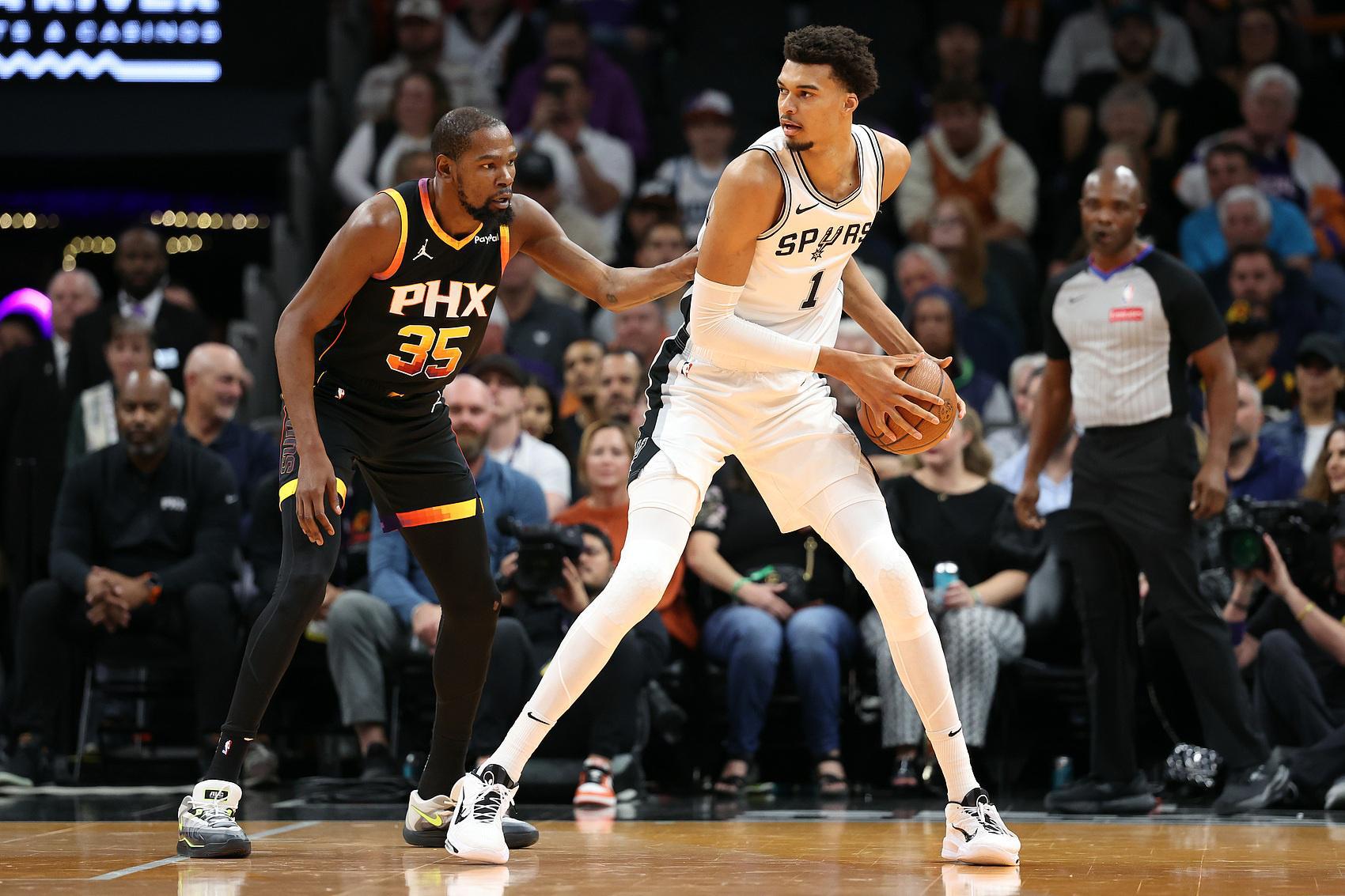 Shams：马刺当然有意KD 可能也聊过交易框架 但报价不如别队激进