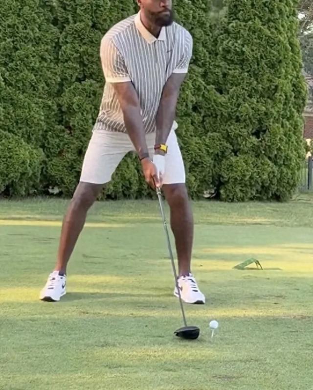 我的天！詹姆斯真的重回骑士了！别说湖人了，我都有点慌了