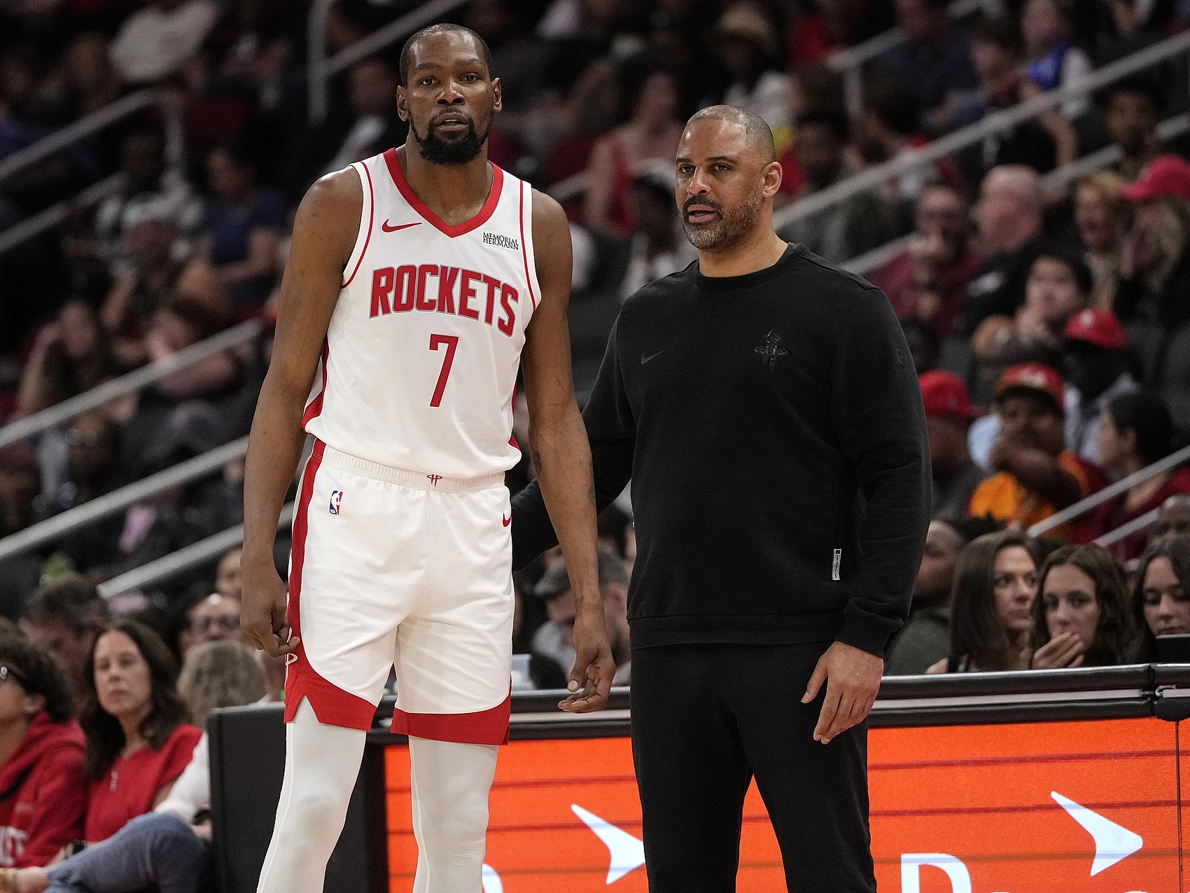 必一运动官网-KD：我们从比赛一开始就充满了能量 对手迫近比分后也保持了镇定